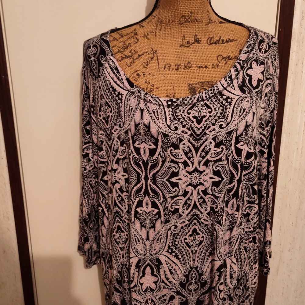 Jones New York Black and Pink Paisley Blouse